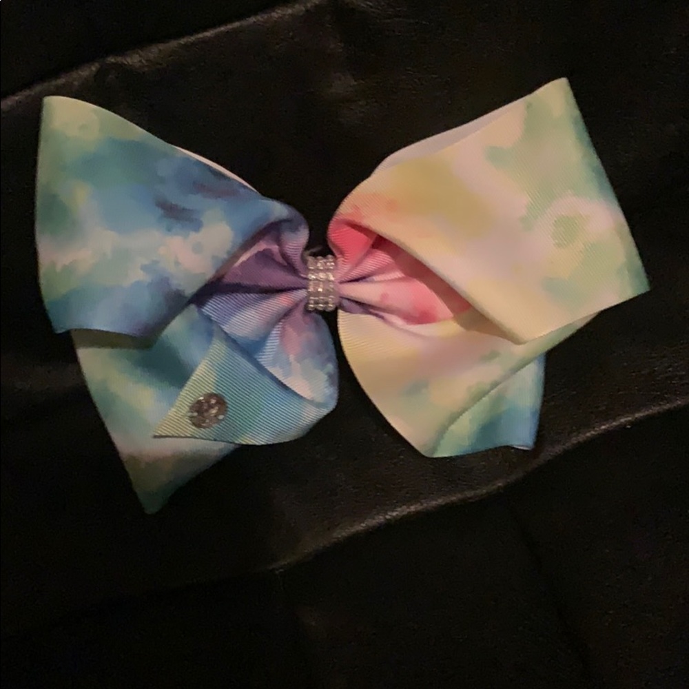 Large bow - Picture 2 of 3